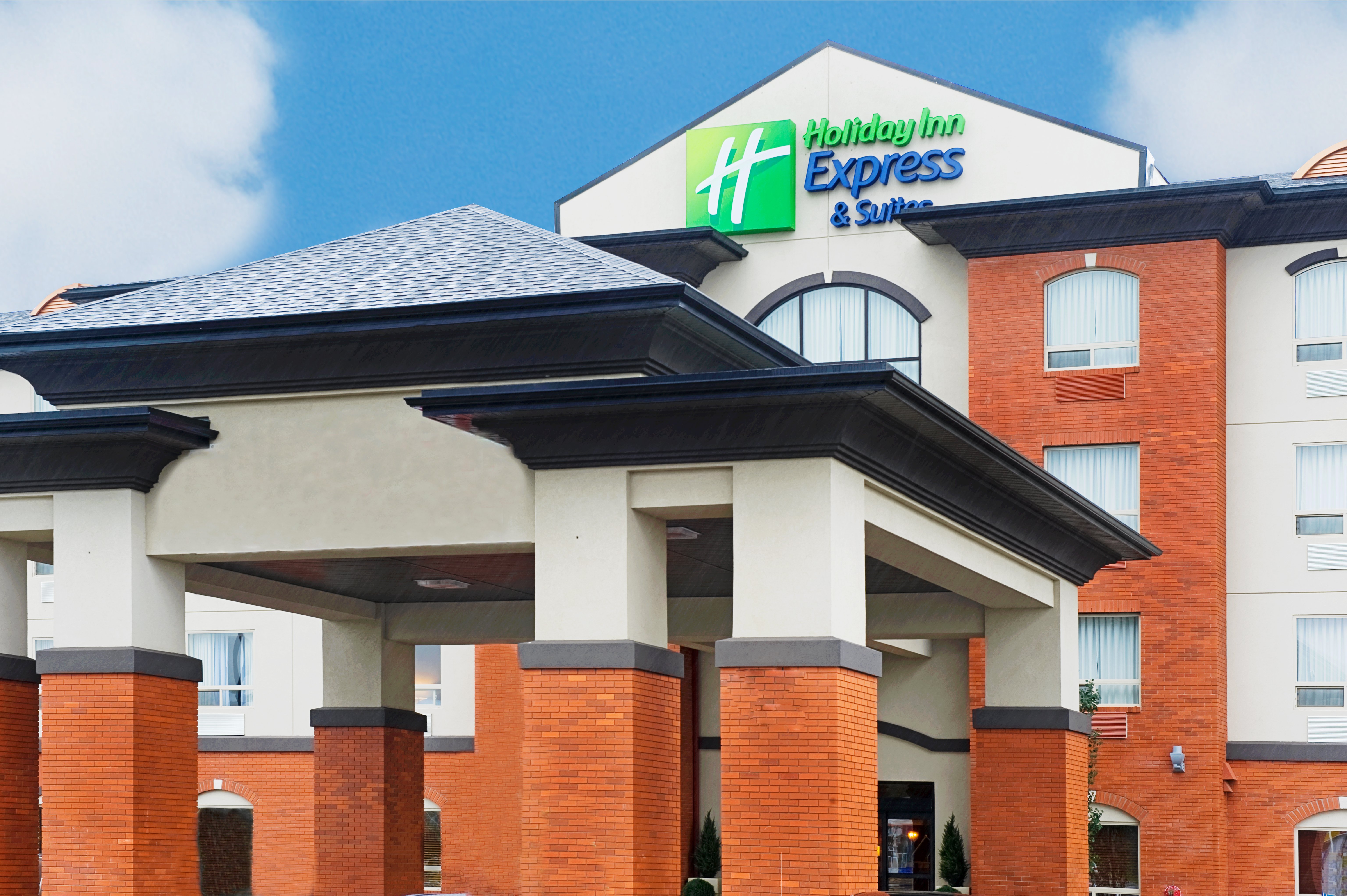 Holiday Inn Express Slave Lake