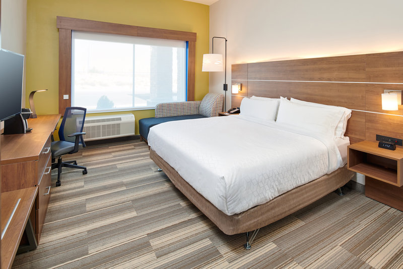 Holiday Inn Express and Suites Taylor