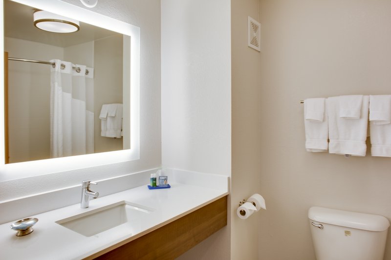 HOLIDAY INN EXP-STES CHICKASHA