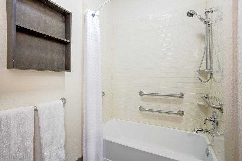 Candlewood Suites Cut Off