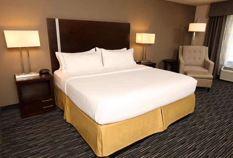 Holiday Inn Express Ralston – Arena Area