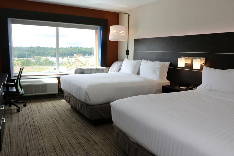 TWO QUEEN BEDS NONSMOKE