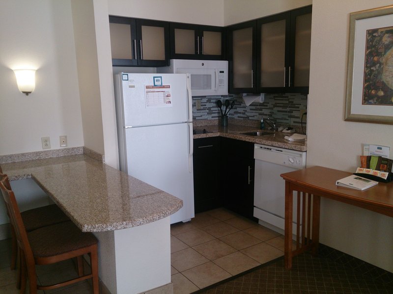 1 BDRM SUITE W 2 DOUBLE BEDS NONSMOKING