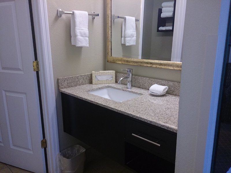 STAYBRIDGE SUITES CMH AIRPORT