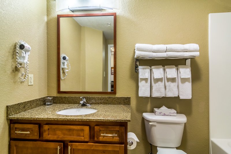 CANDLEWOOD SUITES EAST MERRIL