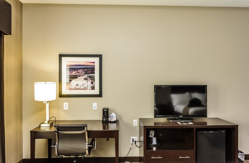 Holiday Inn Express Cheektowaga North East