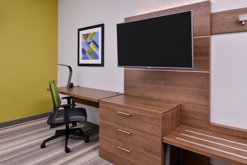 HOLIDAY INN EXP STES ELGIN