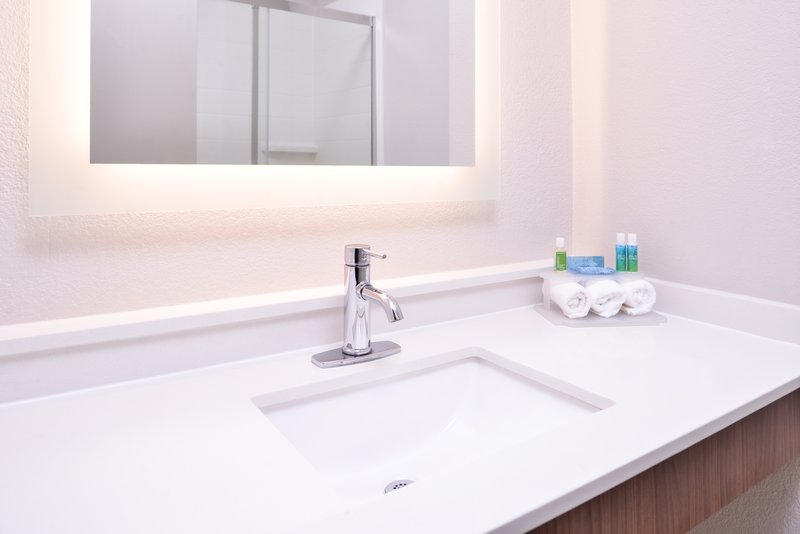 HOLIDAY INN EXP STES ELGIN