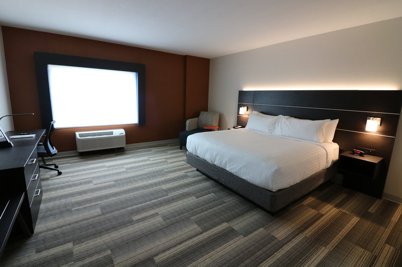 Holiday Inn Express and Suites Coffeyville