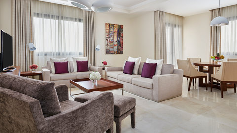 Residences Apartment Lounge