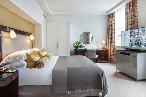 Kings Junior Suite Bedroom