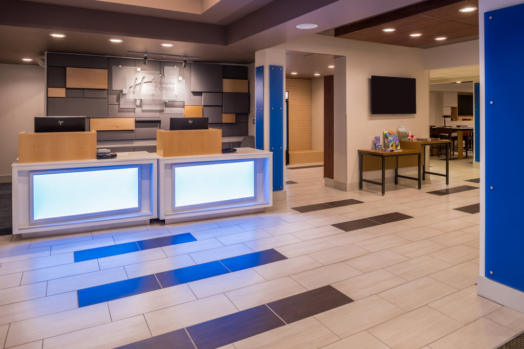Front Desk Guest Check In Market Local Info