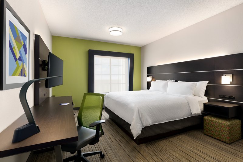 HOLIDAY INN EXP STES SHAWNEE