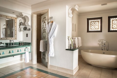 Jumeirah Dar Al Masyaf Gulf Arabian Deluxe Bathroom