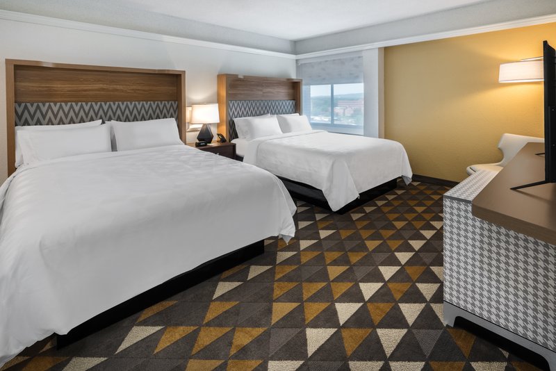 TWO QUEEN BEDS NONSMOKE