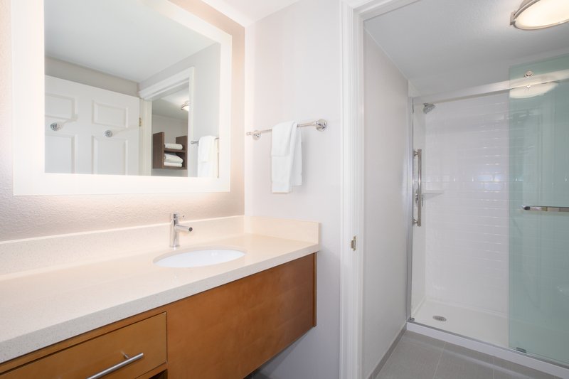 STAYBRIDGE STES INTERNTL ARPT