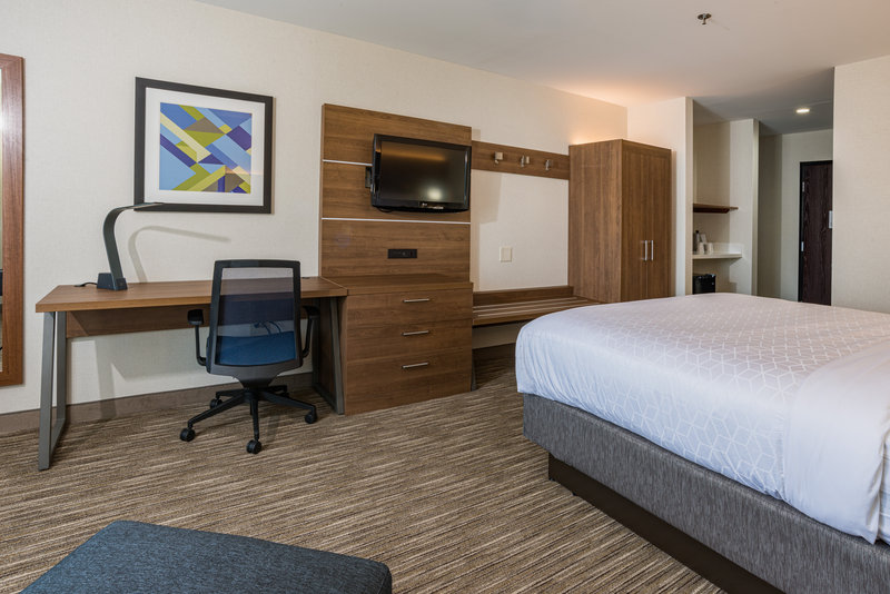 HOLIDAY INN EXPRESS SWANSEA