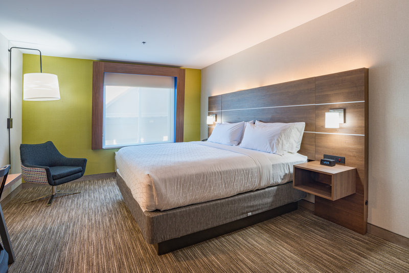 HOLIDAY INN EXPRESS SWANSEA