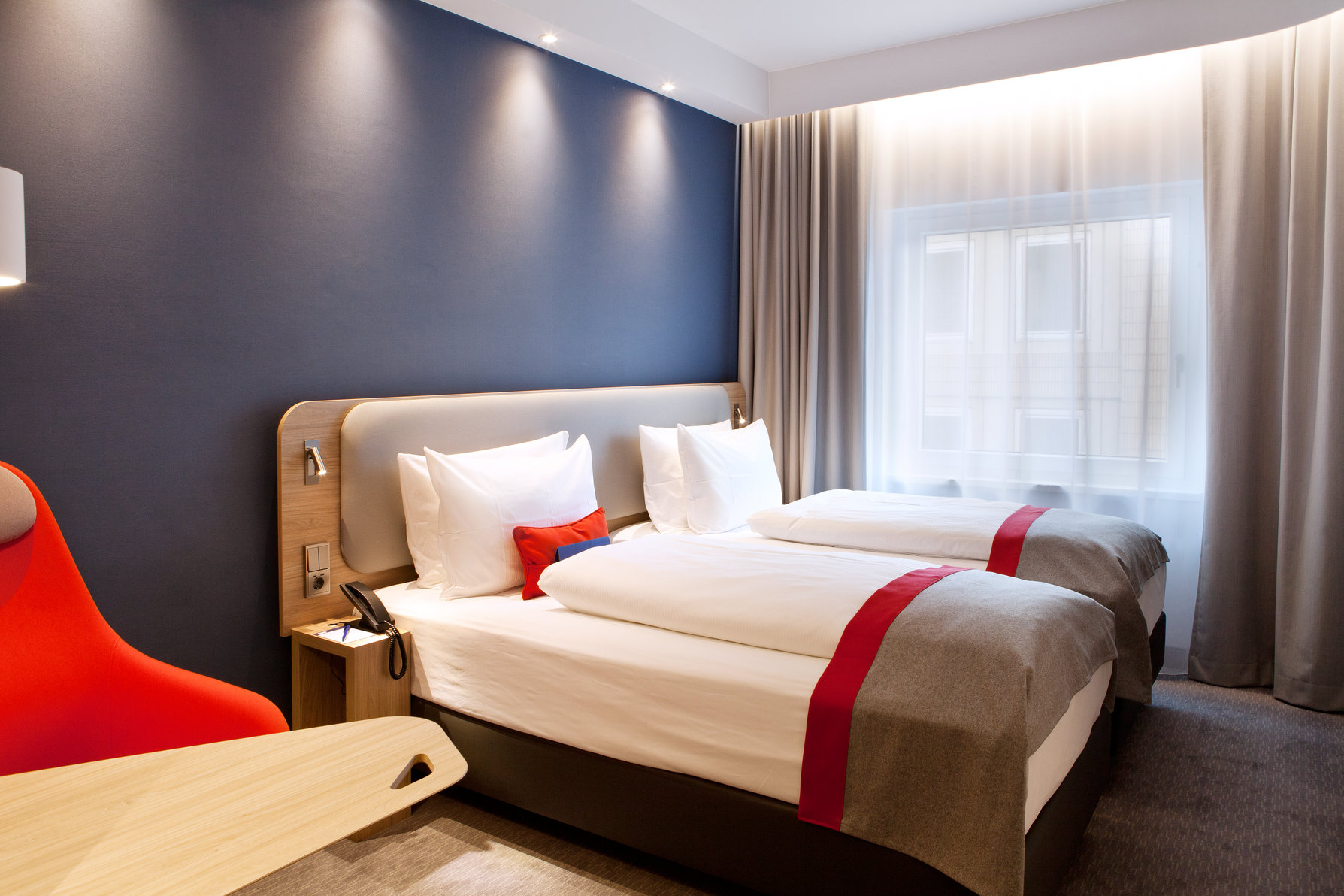 Holiday Inn Express Trier Room Type - 1 Queen Standard High Floor