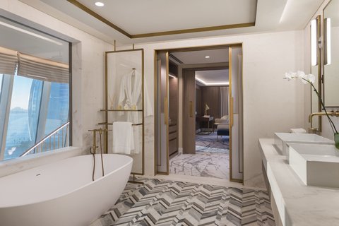 Jumeirah Beach Hotel Presidential Suite Bathroom
