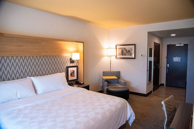 Holiday Inn Hotel and Suites Savannah Airport – Pooler