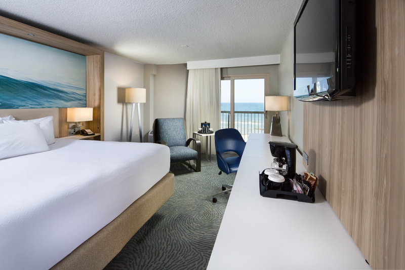 CROWNE PLAZA OCEANFRONT