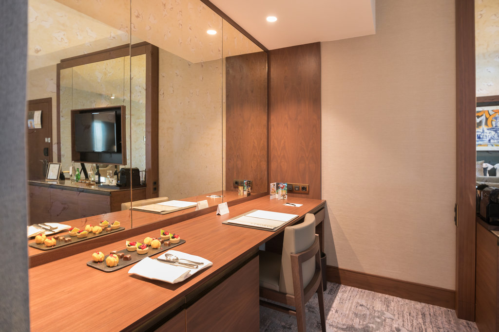 InterContinental Lisbon Room Type - 1 King  Junior Suite Park view