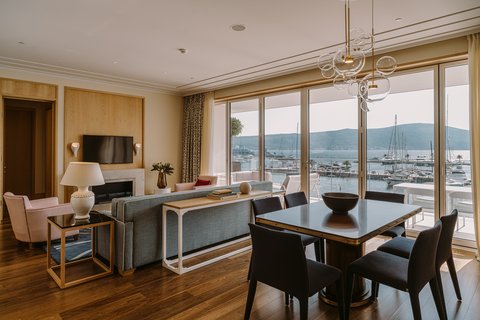 Aqua / Baia suite's living space extends to the furnished terrace