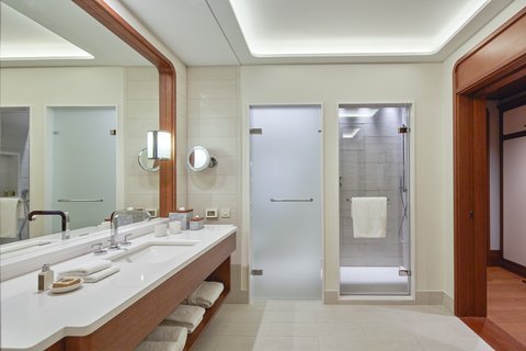 Venezia bathrooms have soft edges and promote feeling tranquility