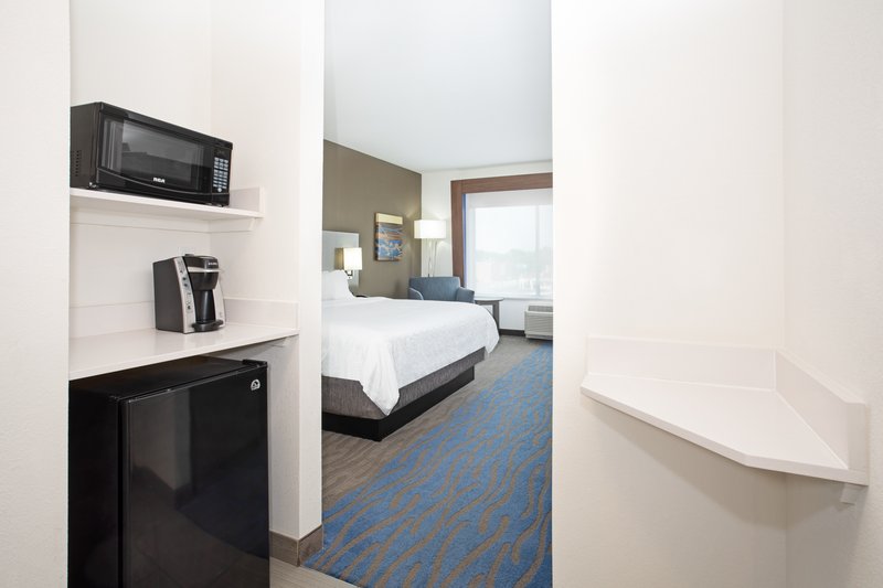Holiday Inn Express and Suites GREAT BEND