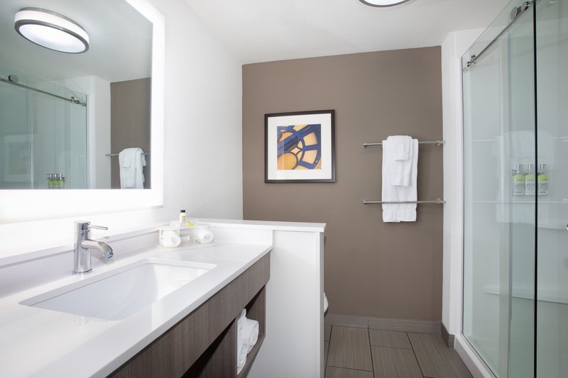 Holiday Inn Express and Suites GREAT BEND
