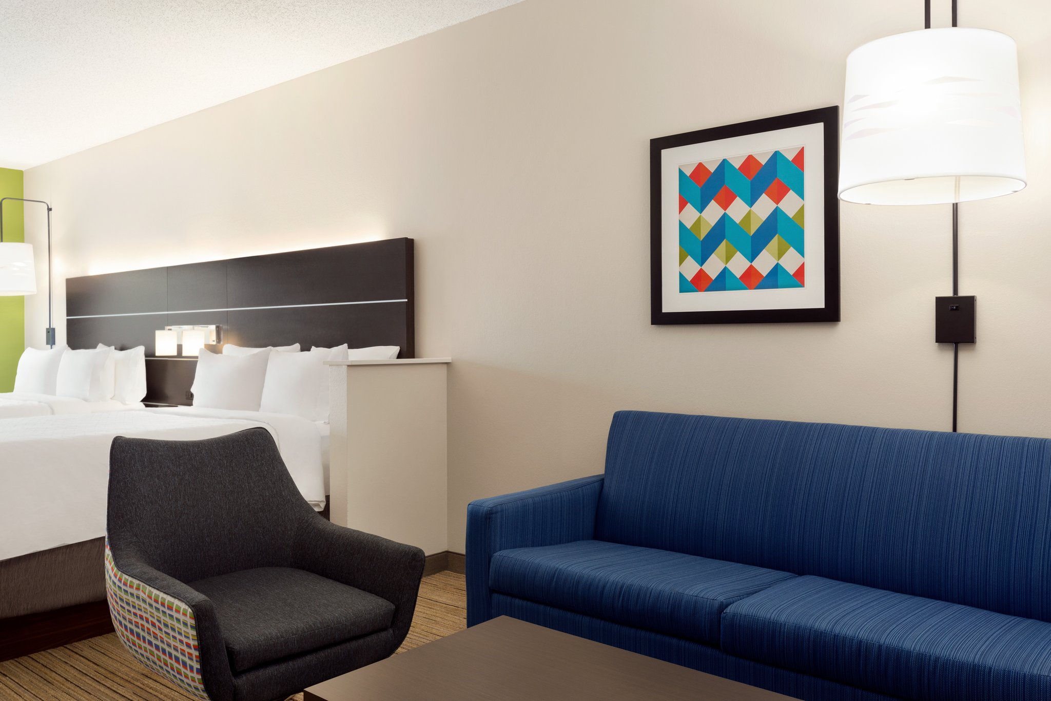 Holiday Inn Express & Suites Shawnee Room Type - 1 King 2 Queen 1 Bedroom Suite