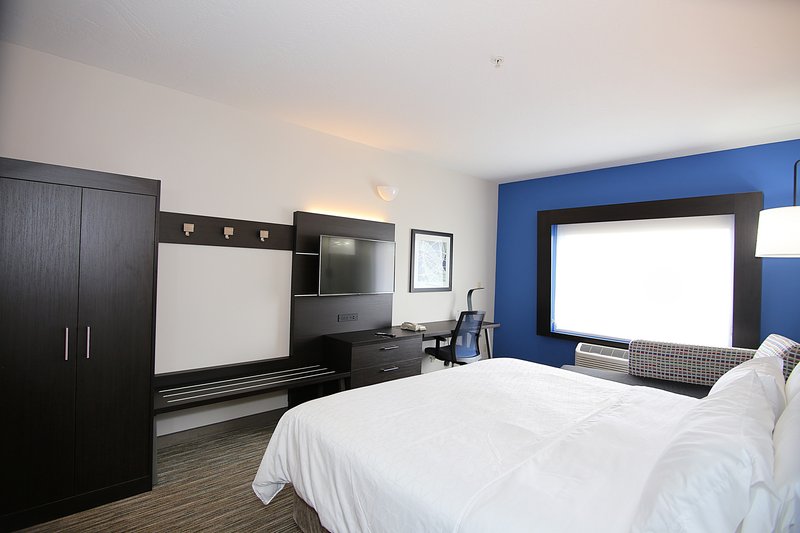 HOLIDAY INN EXP STES ASHLAND