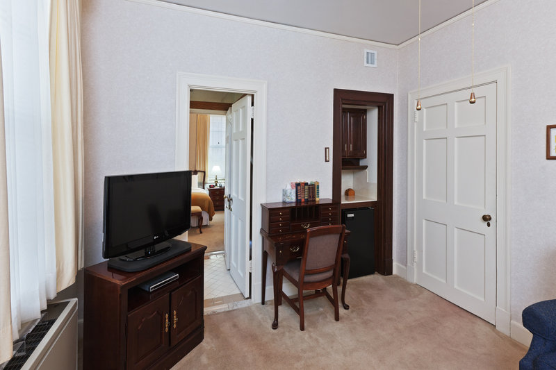 2 BEDROOM 2 BEDS DVQ SUITE