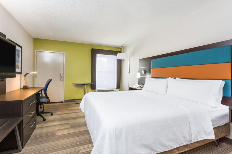 HOLIDAY INN EXPRESS PLYMOUTH