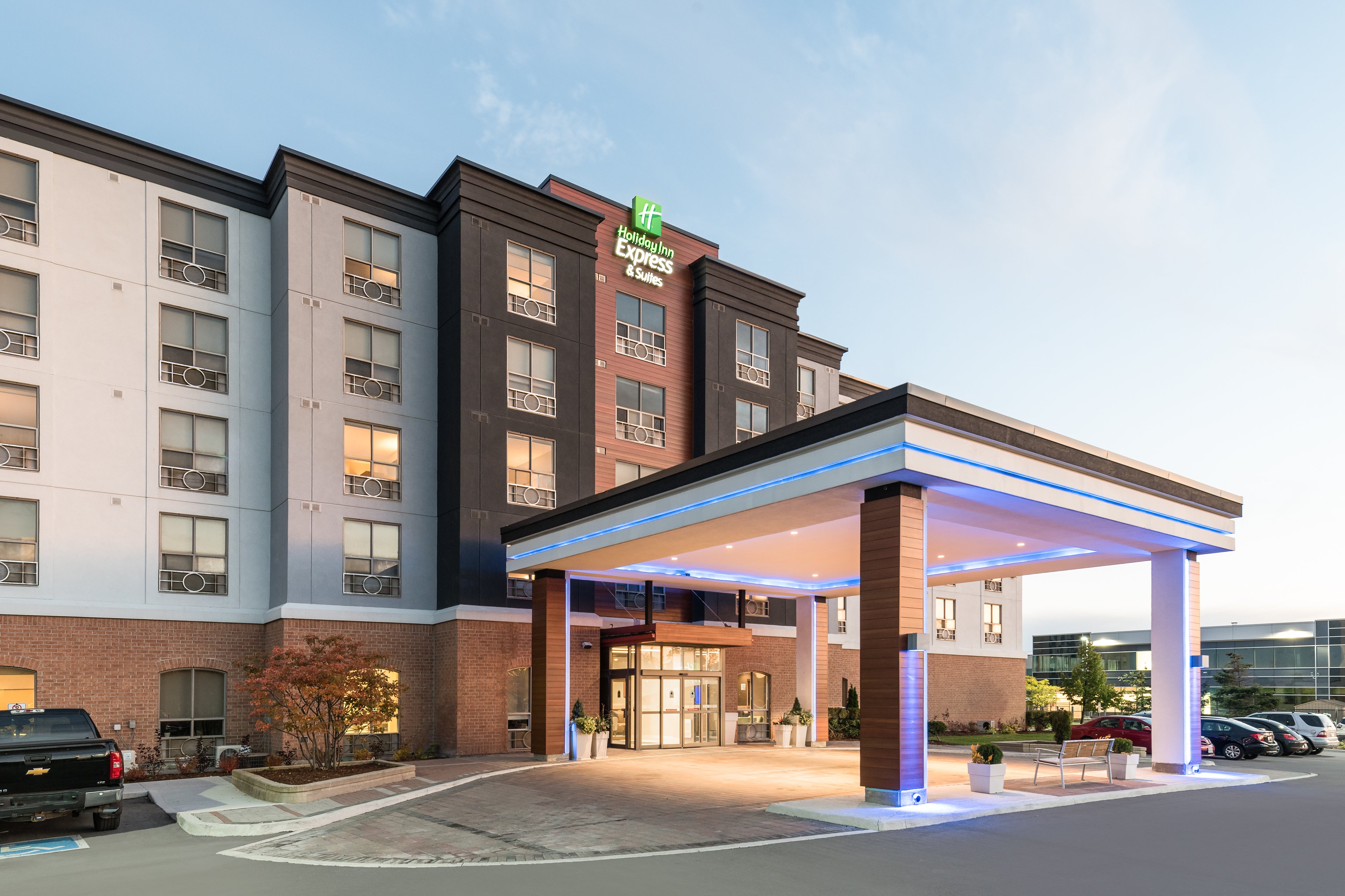 Holiday Inn Express & Suites Milton