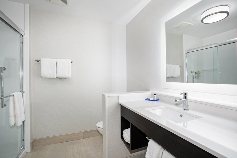 Holiday Inn Express and Suites Ely