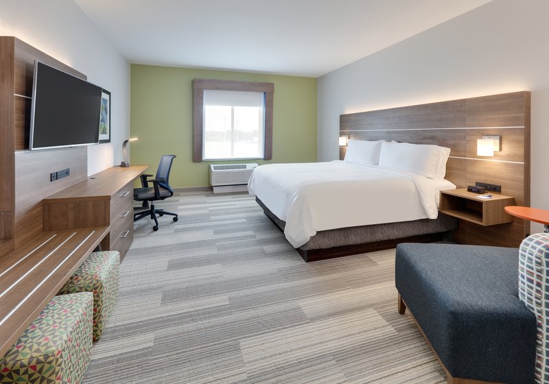 Holiday Inn Express and Suites Plano – The Colony