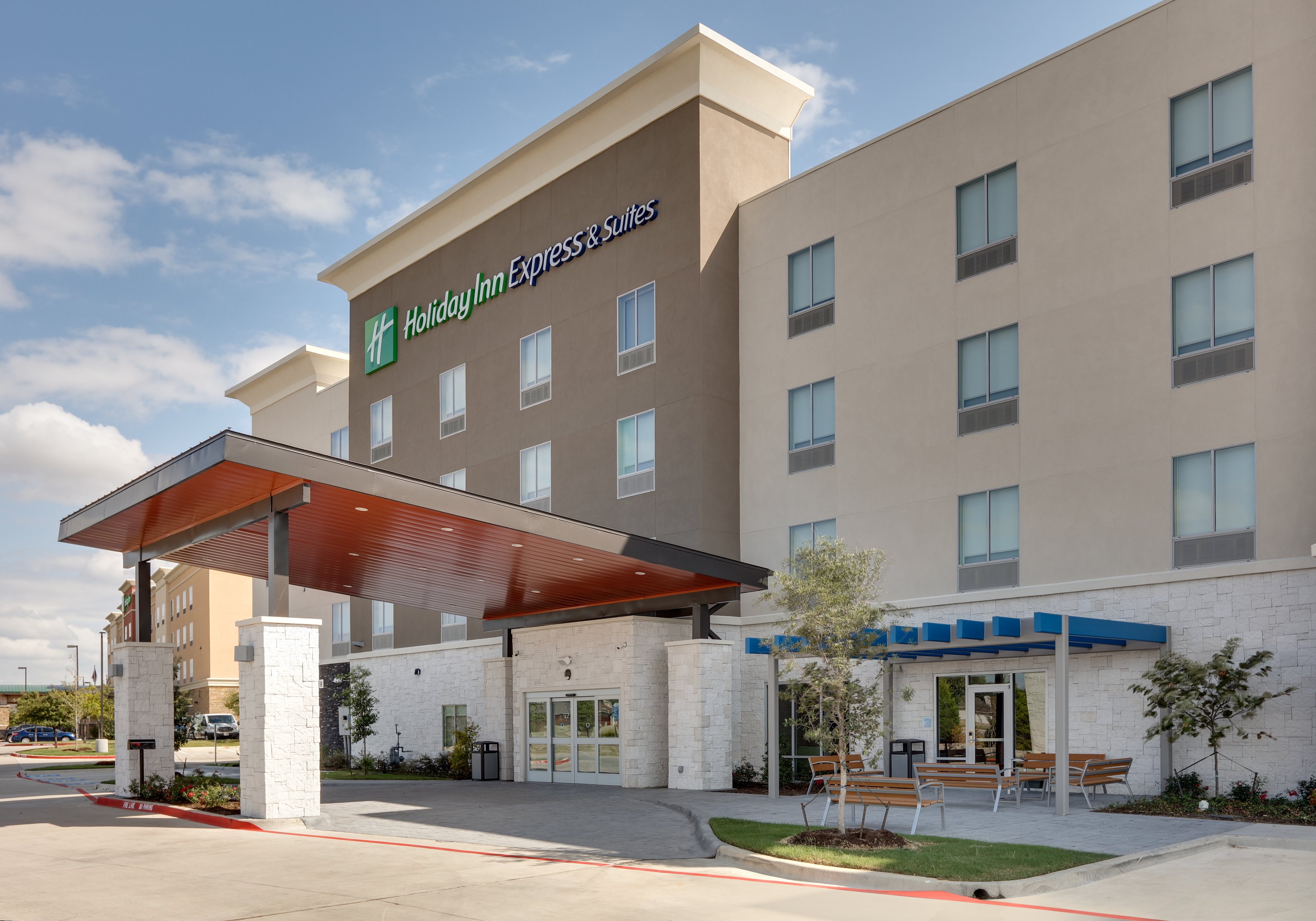 Holiday Inn Express & Suites Plano