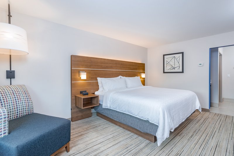 Holiday Inn Express and Suites Elkhart North