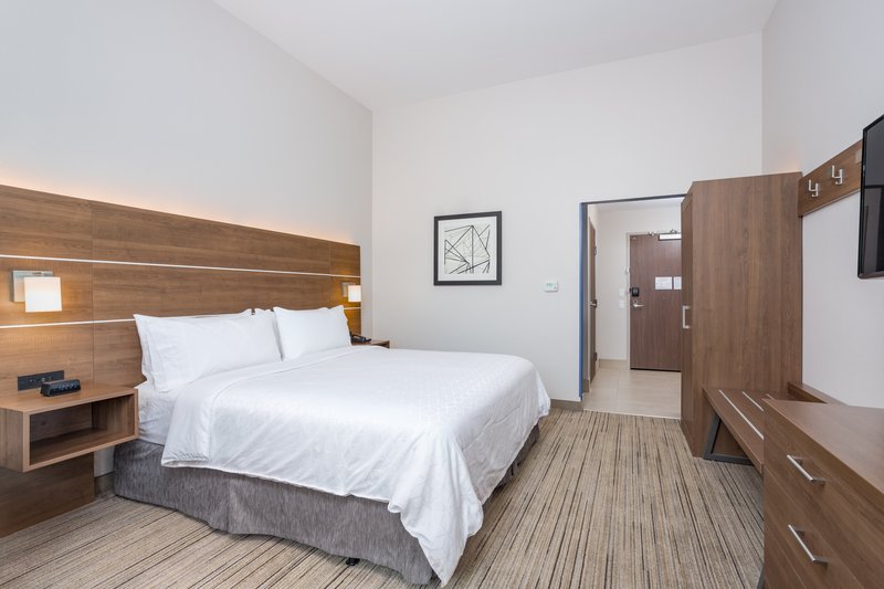 Holiday Inn Express and Suites Elkhart North