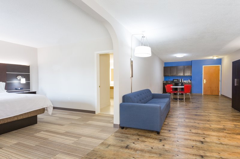 HOLIDAY INN EXPRESS PLYMOUTH