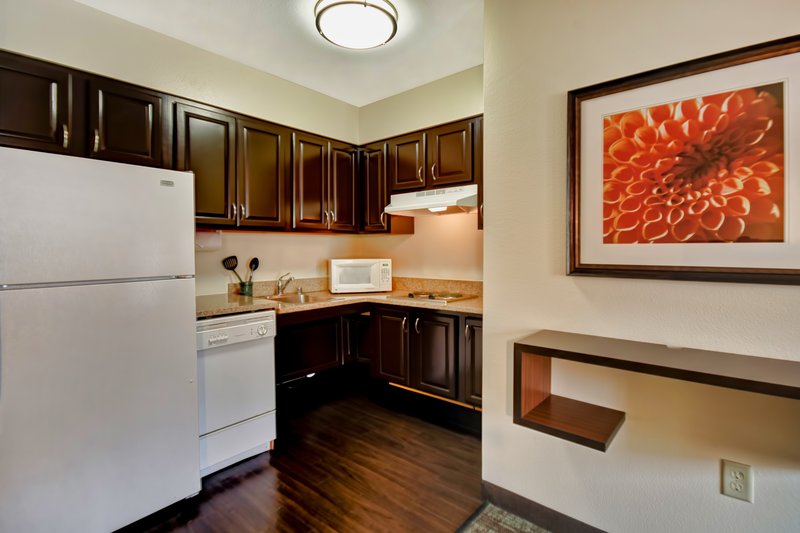 STAYBRIDGE SUITES MIDDLETON