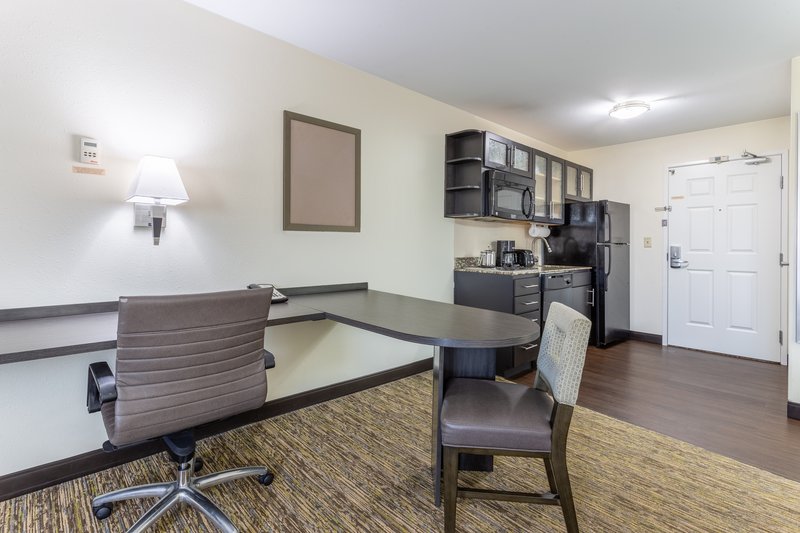 Candlewood Suites AURORA-NAPERVILLE