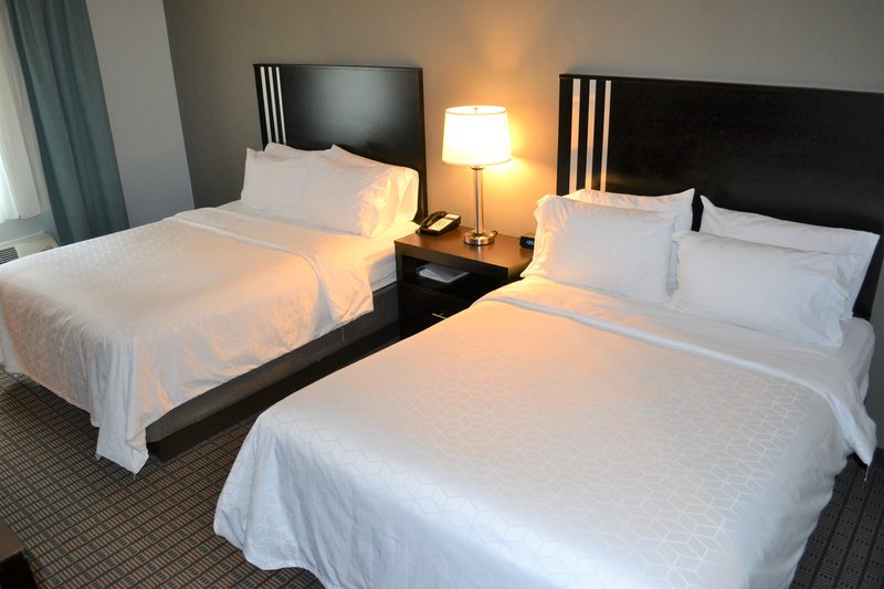 TWO QUEEN BEDS NONSMOKE