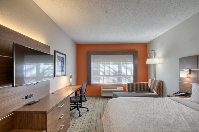 HOLIDAY INN EXP STES OSHKOSH