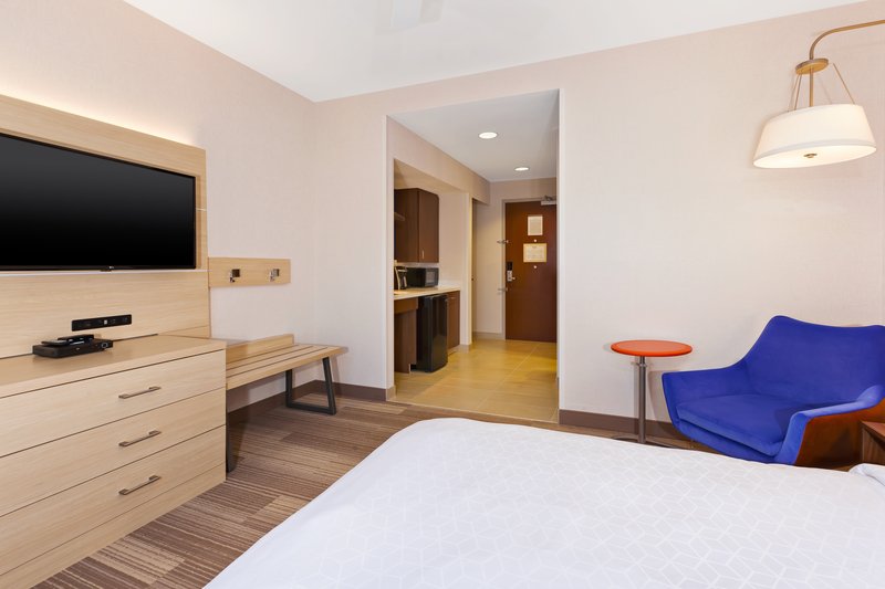 Holiday Inn Express – Military Desert Lodge