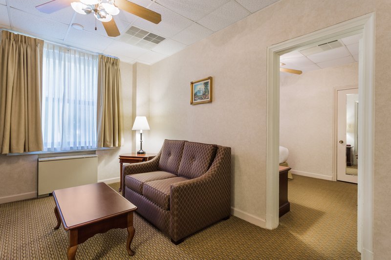 Military Independent Brand Normandy House & Carolina Inn