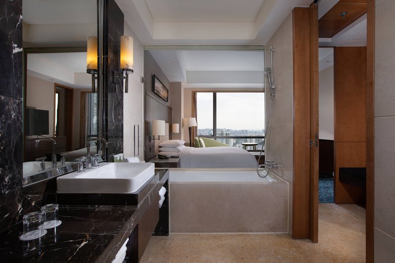 Executive Suite - Bathroom