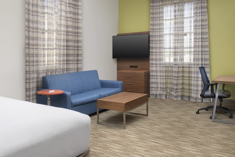Holiday Inn Exp Riverwalk Area